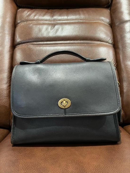 Coach Handbags - Vintage Coach Court Bag